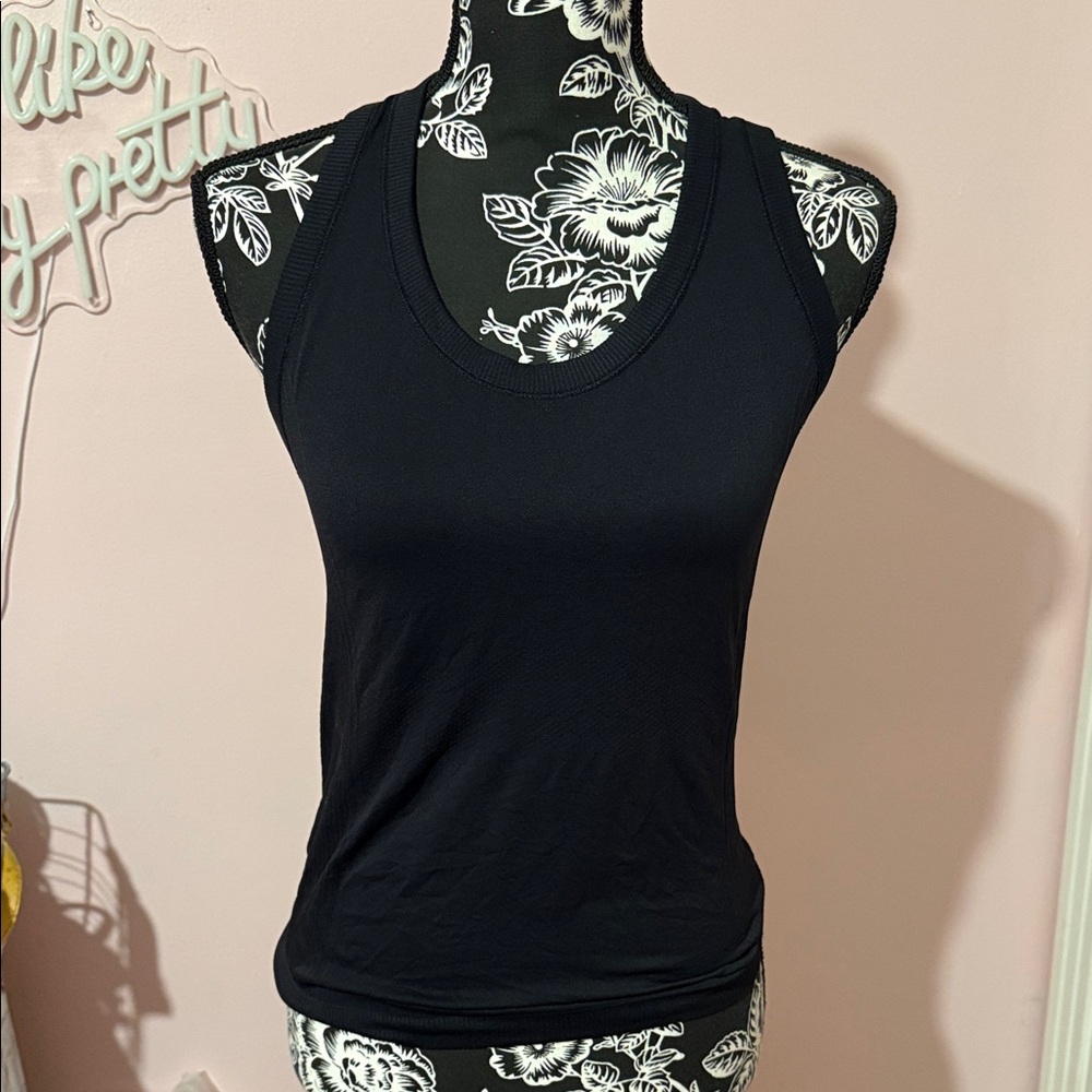Old Navy Black Sleeveless Women's Top